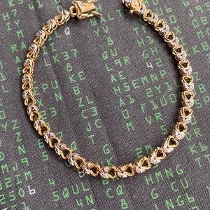 Cute Gold Plated Heart Bracelet. 7.5”